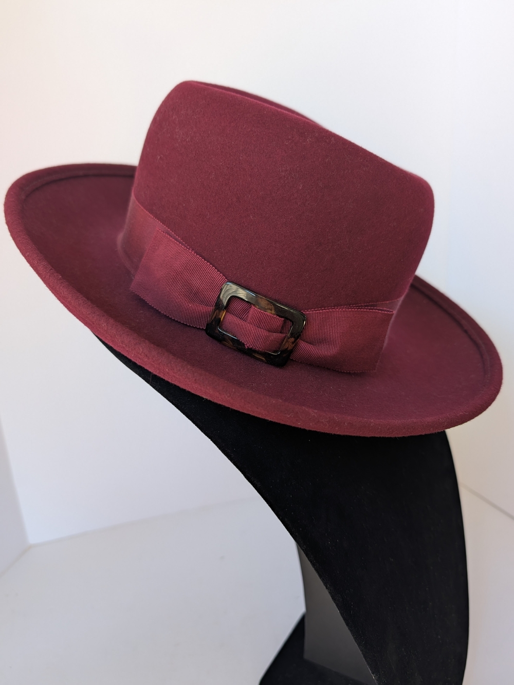 Commodore LiteFelt Burgundy Wool Fedora Hat Tortoise Buckle Made in USA